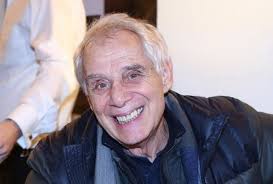 Download and listen online mlejn by josef laufer. Josef Laufer Je Znamo Jak Se Mu Darilo Pred Sestnacti Lety Fakta Today