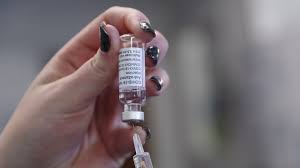 Aceste vaccinuri sunt foarte sigure, iar reacţiile adverse la copii, raportate după vaccinare (febră sau. FranÅ£a Vaccinul Astrazeneca Rezervat Doar Celor Peste 55 De Ani