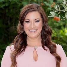 Ireland AM star Elaine Crowley's fans all say she looks 'amazing' as she  shares glam selfie