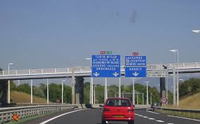Mardi soir, il aura suffit d'un poids lourd sans équipements spéciaux en travers de la chaussée pour former un immense bouchon sur l'autoroute a40. Fichier A40 Fr E Sortie 13 Et A41 Jpg Wikipedia