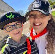 Allure Sr. Beauty Editor, Jessica Chia, goes behind the scenes in the Rodan  + Fields lab with Dr. Tim Falla to learn about the science behind  #ActiveHydrationSerum. See what she discovers by