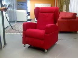 Trova una vasta selezione di poltrona per disabili a poltrone a prezzi vantaggiosi su ebay. Poltrona Elettrica Per Anziani Disabili Alzapersona Elevabile Rotelle Variolift Valeria Youtube