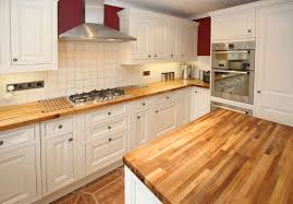Laminate Countertops Wood Grain The Best Laminate And Flooring Tips Kitchen Design Outdoor Kitchen Countertops Kitchen Renovation