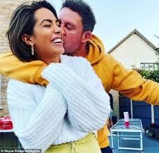 In open mind, frankie bridge opens up about her ongoing journey from her breakdown to her breakthroughs, and invites her guests to share their own experiences with mental health. Wayne Bridge Reveals He And Wife Frankie Fit Sex Sessions In Between Homeschooling Their Sons Sound Health And Lasting Wealth