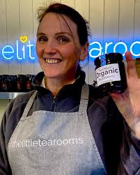 🐝 Did you know, we produce honey here in Llithfaen? Here at Treddafydd  Organic we have five hives of happy honey bees to help pollinate the fruit  crops 😊 Do you know