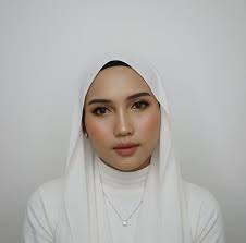 FROM REEL TO REAL! 😍❤️💍 One of Thailand's most popular love teams,  Urassaya "Yaya" Sperbund and Nadech Kugimiya are getting married. 📸:  Instagram/urassayas