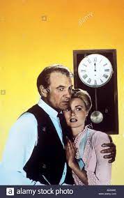 Gary cooper and grace kelly had an affair that lasted for the duration of filming. Zwolf Uhr Mittags 1952 Klassischen Western Film Mit Gary Cooper Und Grace Kelly Stockfotografie Alamy