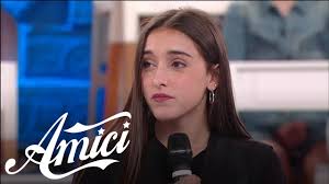 Alla scoperta della ballerina dalla risata contagiosa. Amici 20 Giulia Tkn Youtube