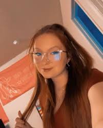 some people stay for a reason💜