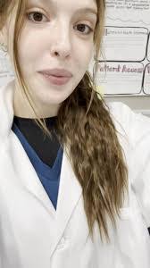 Alissa Cummins's Instagram, Twitter & Facebook