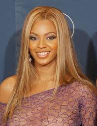 13 Hairstyles Every Popular Girl Had In Early 2000s High School Photos