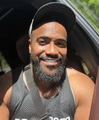 Low Dropper for Jesus (@Mr_Everythng)