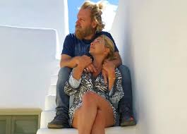 Μπήκε στον χώρο του θεάματος όταν ήταν δέκα ετών. Xristina Polith Poioi Zoyn Perissotero Kai Poia H Sxesh Me Ton Agaphmeno Ths Kwsta Spyropoylo