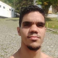 Essa série de tirinhas mostra Deus tentando criar o primeiro humano. A  Bíblia não mostra a suas tentativas e erros, e é por isso que existe o USQ!