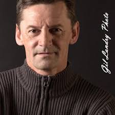 かわいそうなカナダはあの老人的なクソに対処しなければならなかった