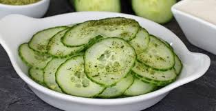 Legere Et Rafraichissante La Salade De Concombre Asiatique Salade Concombre Salade De Concombre Asiatique Recettes De Cuisine