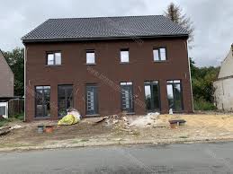Ons doel is een zo groot mogelijk aanbod aan vastgoed in maasmechelen te verzamelen op één site. Oude Baan 648 3630 Maasmechelen 49161 Immospeurder