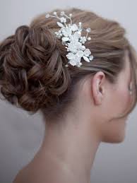 This kind of haircut is one of the most frequent today, also suitable for young adults, young. Wedding Hair With Flowers Jewels Mother Of Pearl Bridal Hair Comb Josephine Youfashion Net Leading Fashion Lifestyle Magazine