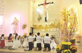 Người Công Giáo - TẾT GIAO THỪA Ở NHÀ THỜ CÔNG GIÁO --------------- Tế giao  thừa là một nghi tục, một nét đẹp của văn hóa Việt được thực hiện vào dịp