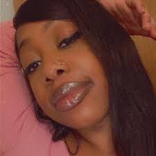 She burned his house down and he bailed her out.❤️😂