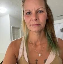 Kristy Ogle's Instagram, Twitter & Facebook