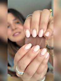 Finally trying the Lindt Dubai Style Chocolate Bar💚🍫 #LindtPartner , This  crunchy chocolate bar lives up to the hype!! Crafted by the iconic Lindt  Master Chocolatier, made with milk chocolate ...