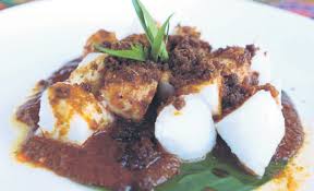 Kuah kacang, kuah lontong semua dah habis. Diet Sama Dengan Hari Biasa