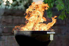 Flare grill is like when u r using a bbq to cook meat for example and like fire comes out allot like sometimes the grease build up on a grill will flare up and burn off. How To Prevent And Control Grilling Flare Ups