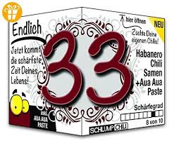 Endlich 33 Eine Tolle Geschenkidee Zum 33 Geburtstag Und Ein Witziges Geschenk Fur Manner Und Fraue Witzige Geschenke Fur Manner Geschenke Witzige Geschenke