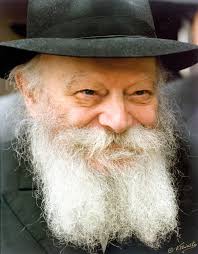 Él es Jesucristo, mi salvador, mi rey, mi maestro, mi amigo, nadie me ha  dado más en la vida que él. Esta pintura es muy diferente a la que estamos  acostumbrados a