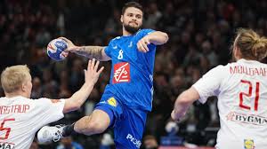 L'attaquant des bleus, qui revendique de plus en plus ses ambitions, prend une place grandissante dans le groupe. Best Of Elohim Prandi Monster Welcome To Psg Handball 2020 Youtube