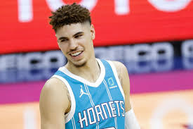 Scoop up a lamelo ball hornets jersey to support the new draft pick now that the charlotte hornets have selected their star in the 2020 draft. Charlotte Hornets Lamelo Ball Should Start At Point Guard