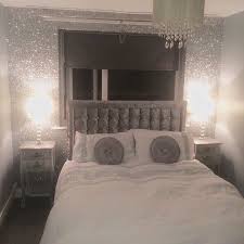 For older children, glitter wallpaper can still be an effective tool for their room. Glitter Room Decor