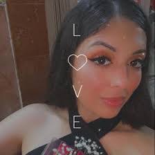 Leslie Valdez's Instagram, Twitter & Facebook