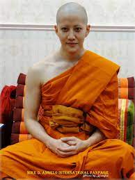 Angelo von thai pop duo golf & mike, links, und chinesische sängerin und schauspielerin ju . Mike D Angelo International Fanpage As Many International Fans Got Confused What Happened To Monk Mike Please Read This Explanation It S Tradition In Thailand That Thai Men Will Serve Only A