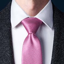 The half windsor is medium in size, nearly symmetrical and, when tied correctly, it produces a deep and substantial dimple. How To Tie A Half Windsor Knot Ties Com