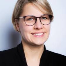 Eva Gill's Instagram, Twitter & Facebook