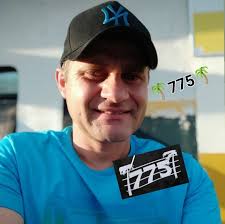 PARABÉNS, DANIEL DEL MORO! De aniversário o locutor da Vale Verde,  comemorando com amigos e familiares esta data importante.