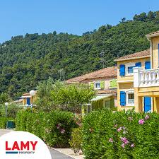 La rédaction n'a pas participé à leur réalisation. Acheter Une Villa En Provence Au Clos Des Oliviers