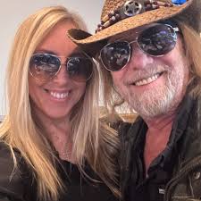 BREAKING NEWS: Former Chicago radio personality Joe “JoBo” Colborn from the  famed show “Eddie & JoBo” has died at the age of 70. (📸: Scott Childers)