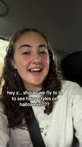 Katrina Moran's Instagram, Twitter & Facebook