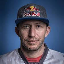 Red Bull Aces 2016: Wingsuit slalom race report *video*