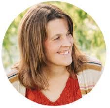 Kim Strawn's Instagram, Twitter & Facebook