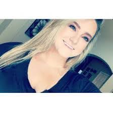 Amber Lundquist's Instagram, Twitter & Facebook