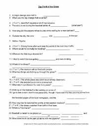 After reading one chunk, they were to interact with the text by answering the guided questions in the right margin to demonstrate their comprehension. 19 10th Grade Ideas 10th Grade Sound Of Thunder Ray Bradbury