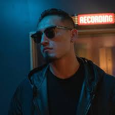 Stream Carry Further by Junior Stil