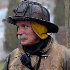 A distant fire: A history of FDNY heroes: Hashagen, Paul: 9781879848085:  Amazon.com: Books