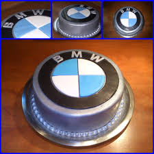 Bmw Signal Cake Bmw Jel Torta Bmw Cake Cupcake Cakes Car Cake