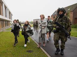 Nur in ausnahmesituationen kommt es zum einsatz der bundeswehr im innern. Einsatz Der Bundeswehr Im Innern Die Getex Ubung Von Polizei Und Bundeswehr Durchbruch Oder Dammbruch Bundesakademie Fur Sicherheitspolitik