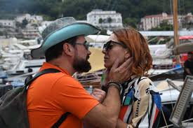 In un'intervista, riccardo sinigallia ha sostenuto che invece sarebbero stati i discografici a convincere federico. Vacanze Ischitane E Con Amore Per Federico Zampaglione Il Golfo 24